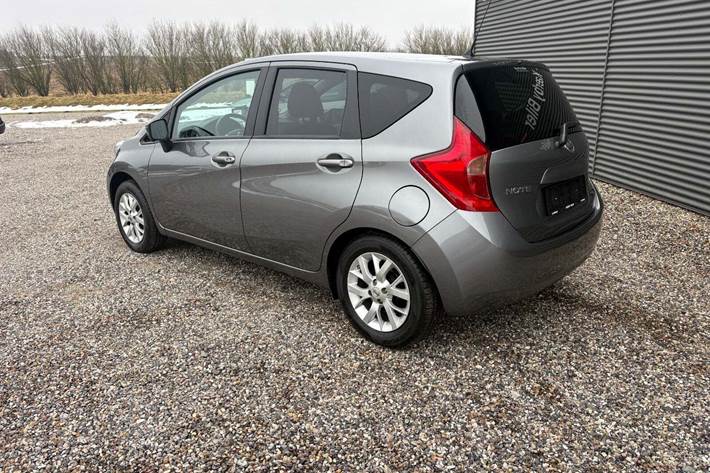 Grå Nissan Note fra 2015