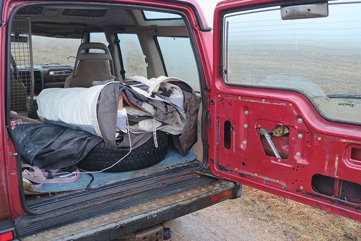 Rød Land Rover Discovery 4 fra 1998