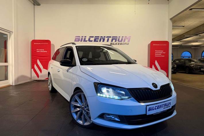 Hvid Skoda Fabia fra 2015 set udefra