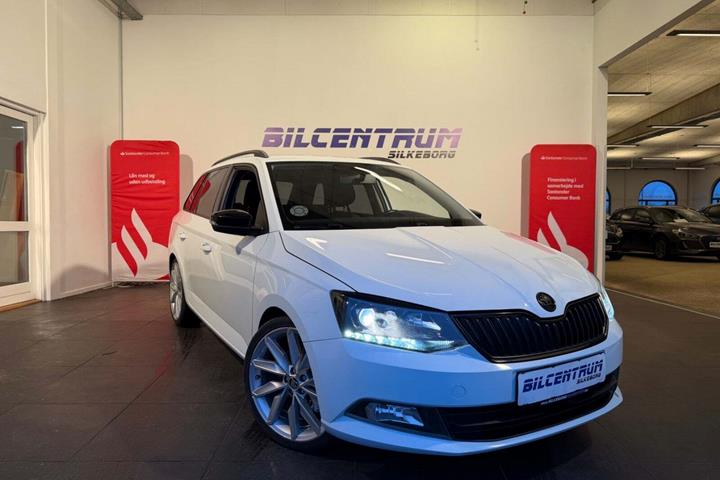 Hvid Skoda Fabia fra 2015 set udefra