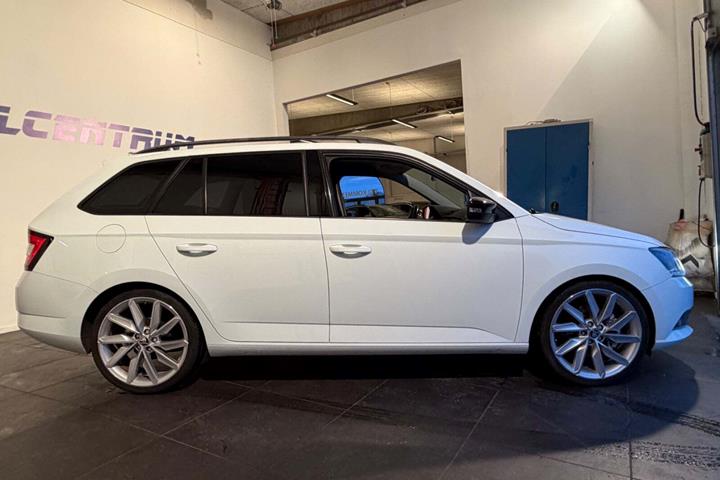 Hvid Skoda Fabia fra 2015