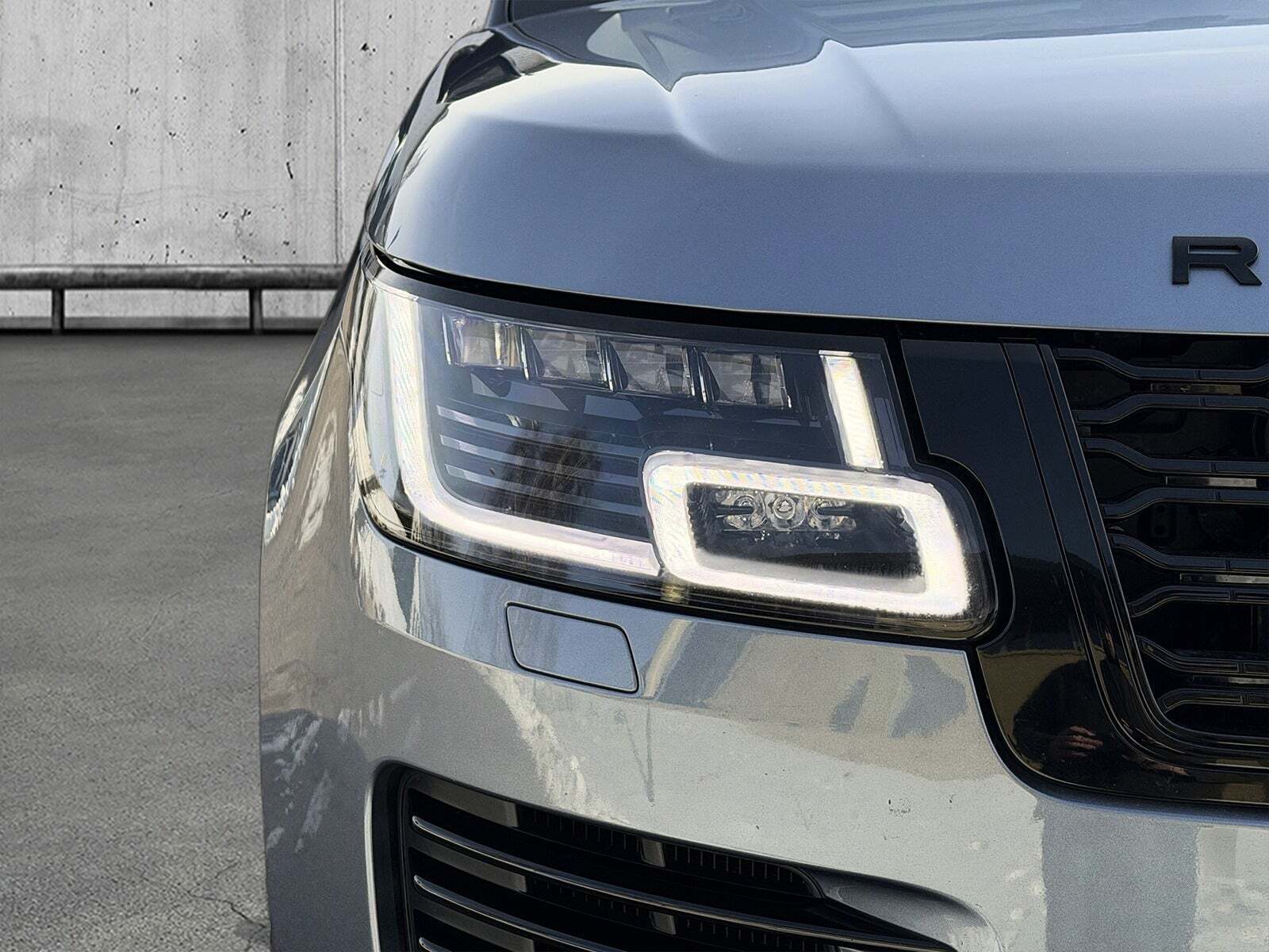 Blå Land Rover Range Rover fra 2018