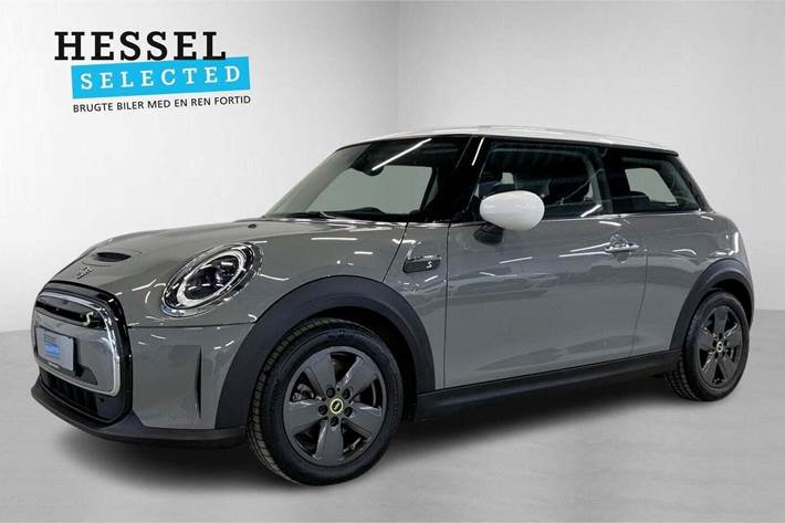 Grå Mini Cooper SE fra 2022 set udefra