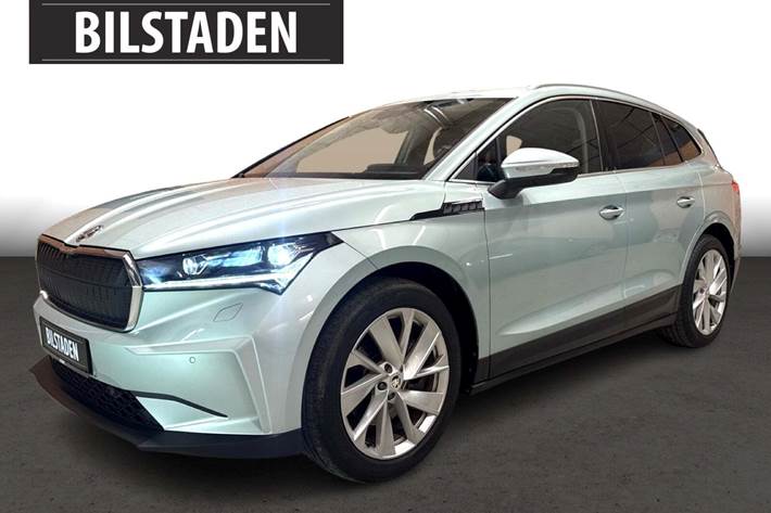 Blå Skoda Enyaq fra 2022 set udefra