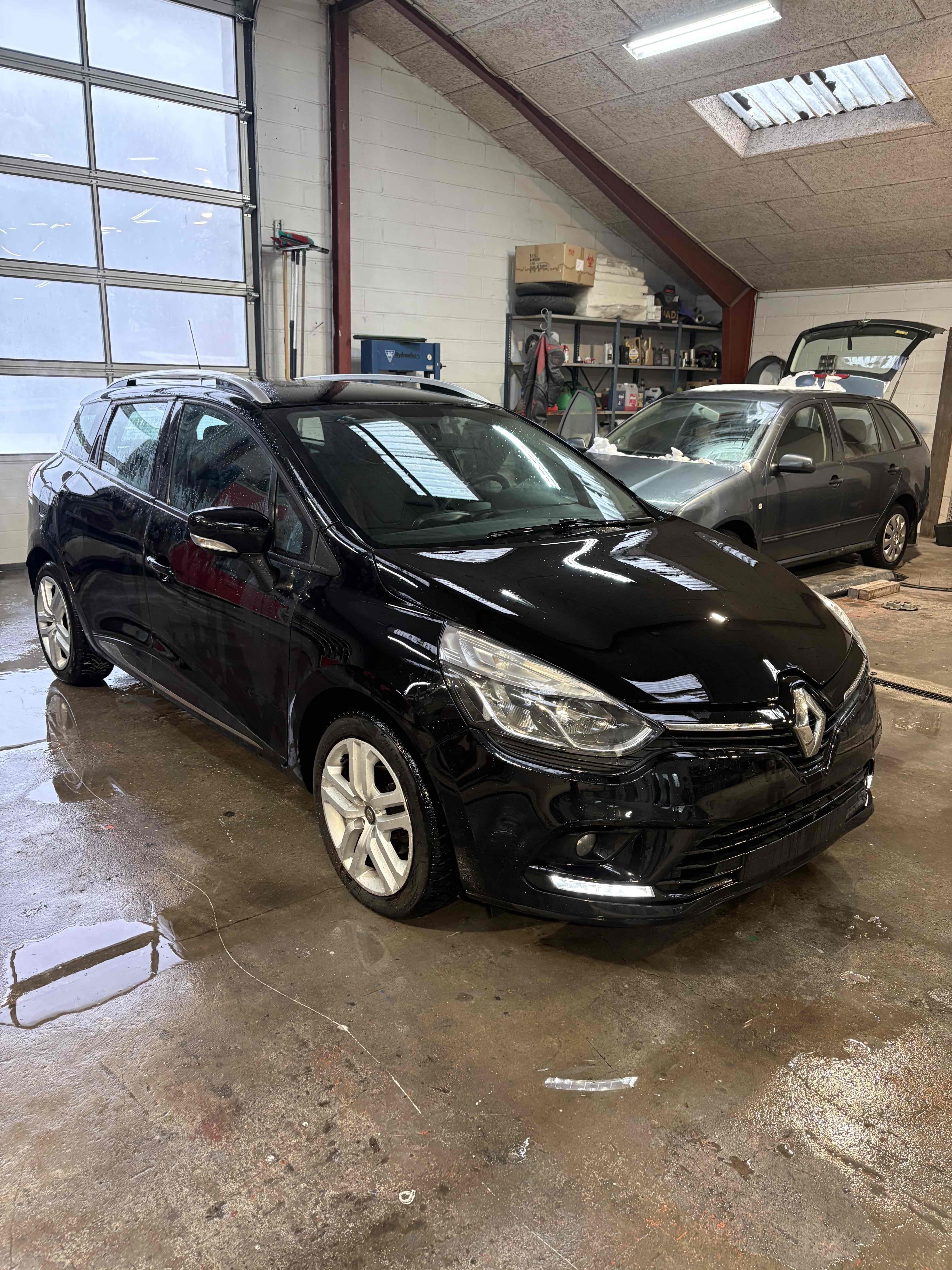 Sort Renault Ny Clio fra 2018