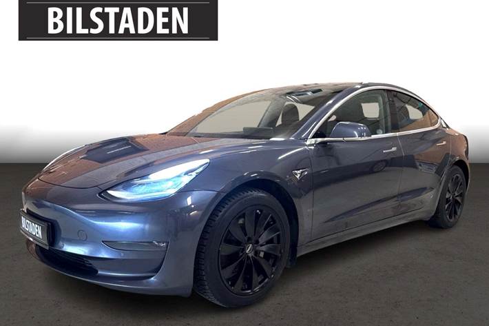 Grå Tesla Model 3 fra 2020 set udefra