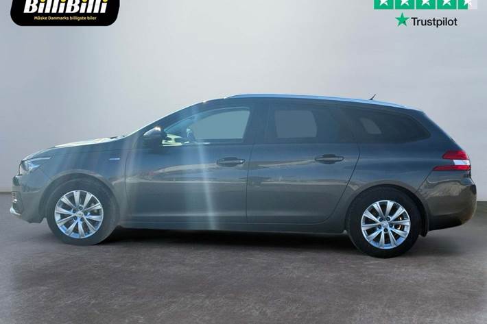 Grå Peugeot 308 fra 2019