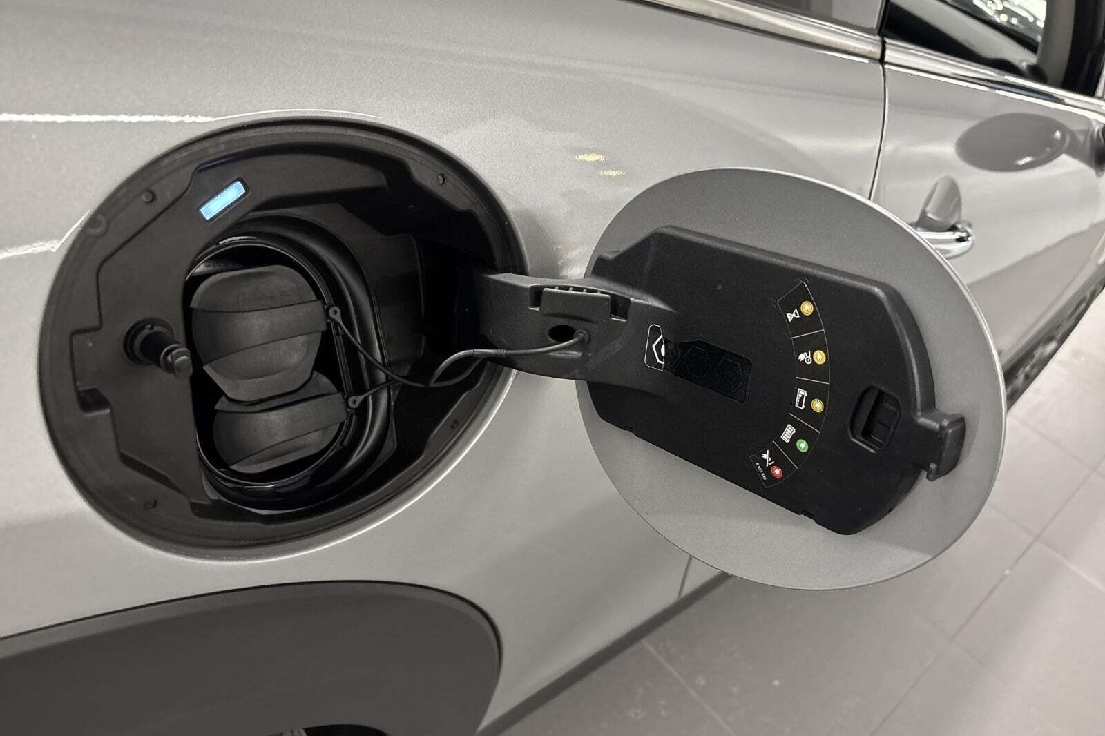 Sølv Mini Cooper SE fra 2023