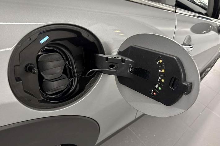 Sølv Mini Cooper SE fra 2023