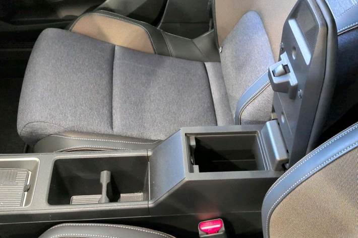 Beige Renault 5 E-Tech fra 2025