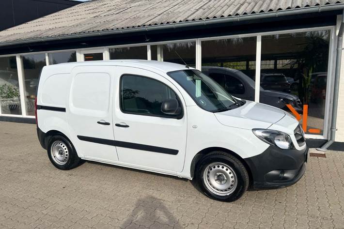 Hvid Mercedes Citan 109 fra 2021