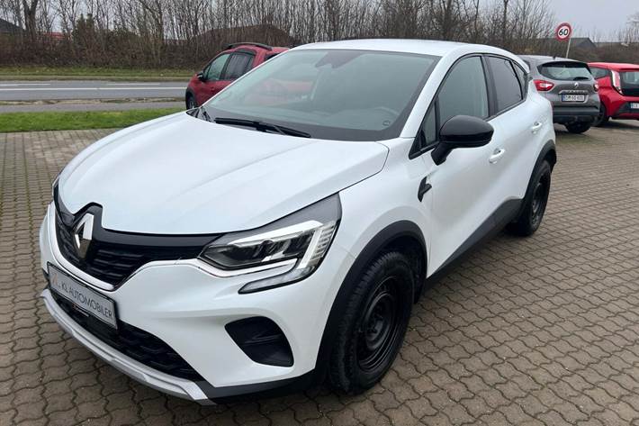 Hvid Renault Captur fra 2021 set udefra