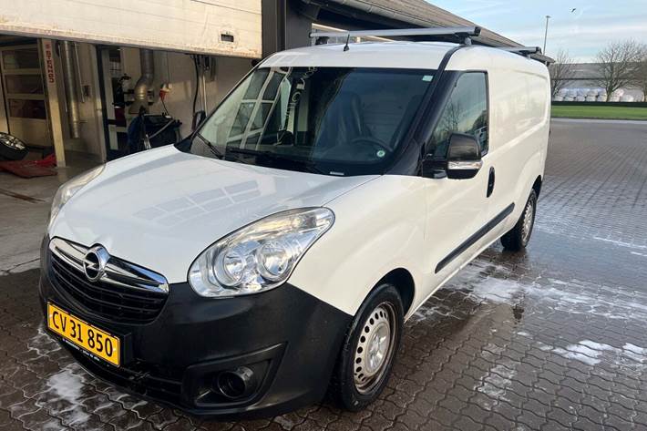 Gul Opel Combo fra 2016 set udefra