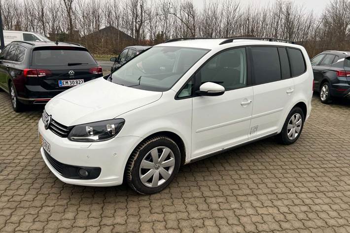 Hvid VW Touran fra 2015