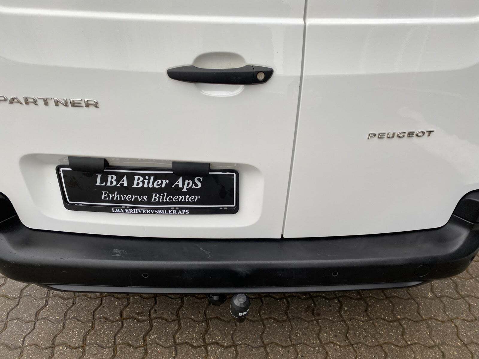 Hvid Peugeot Partner fra 2019