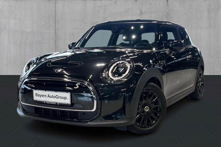 Sort Mini Cooper SE fra 2023 set udefra