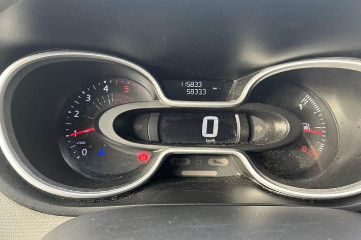 Sort Nissan NV 300 fra 2019 set indefra