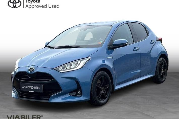 Blå Toyota Yaris fra 2021