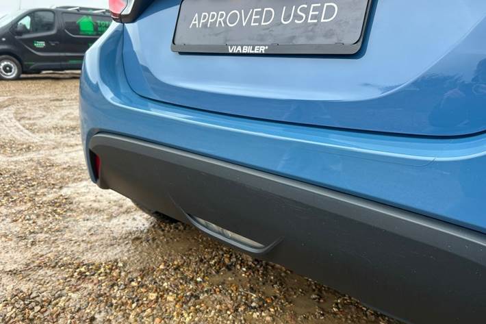 Blå Toyota Yaris fra 2021
