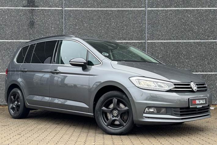 Grå VW Touran fra 2020