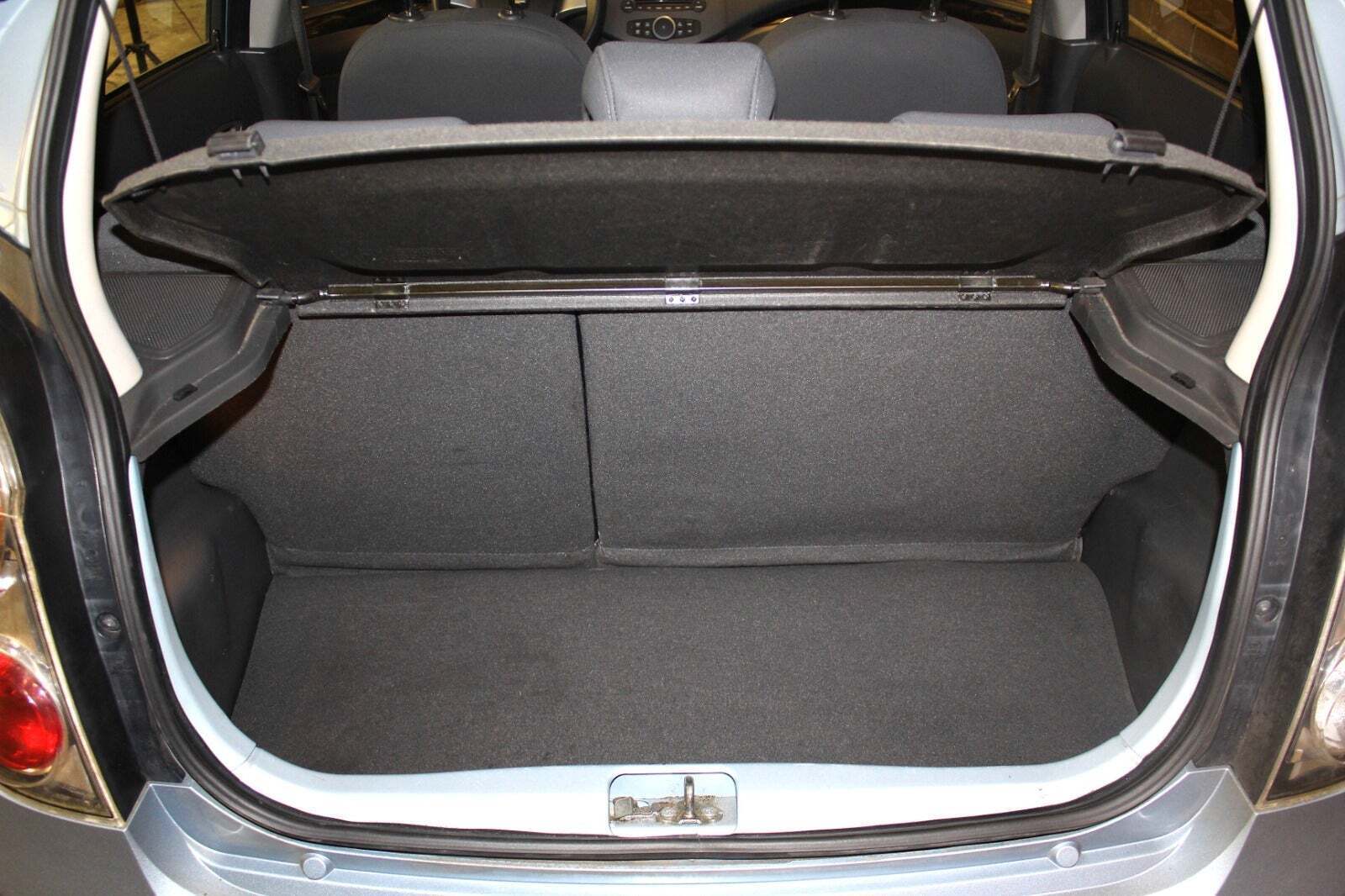 Blå Chevrolet Spark fra 2012