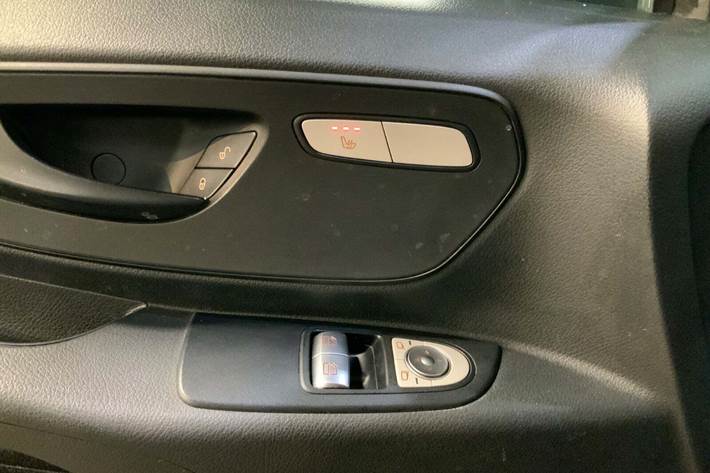 Sort Mercedes Vito 119 fra 2015
