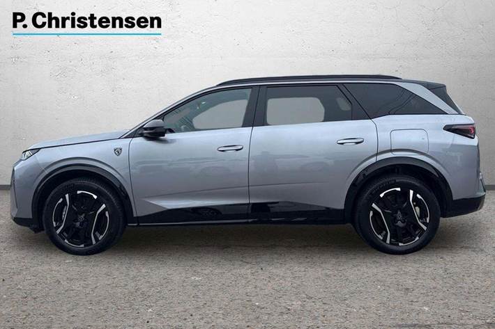 Sølv Peugeot e-5008 fra 2025