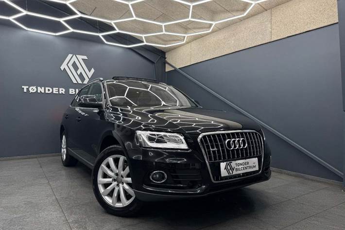 Sort Audi Q5 fra 2014 set udefra