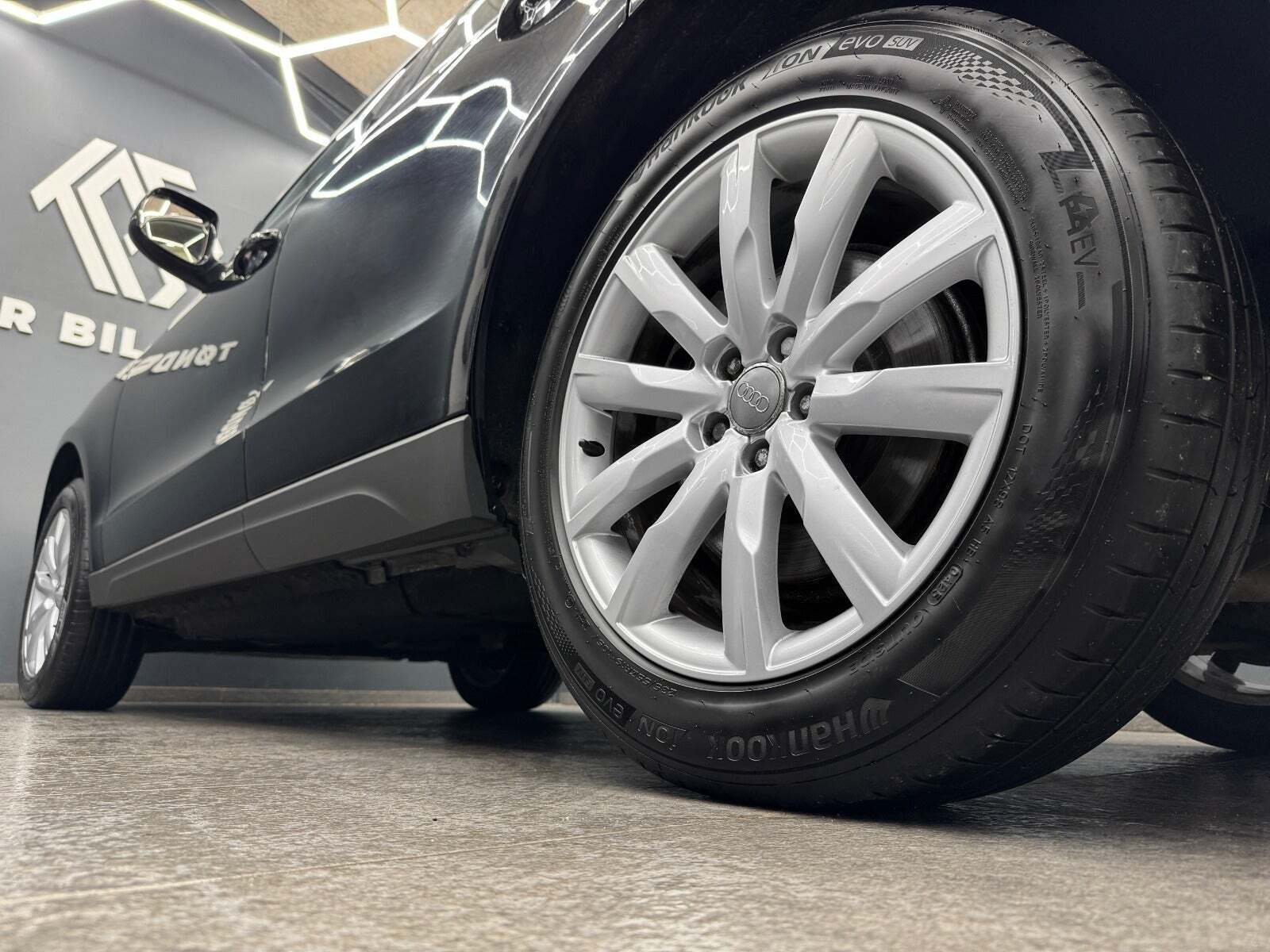 Sort Audi Q5 fra 2014