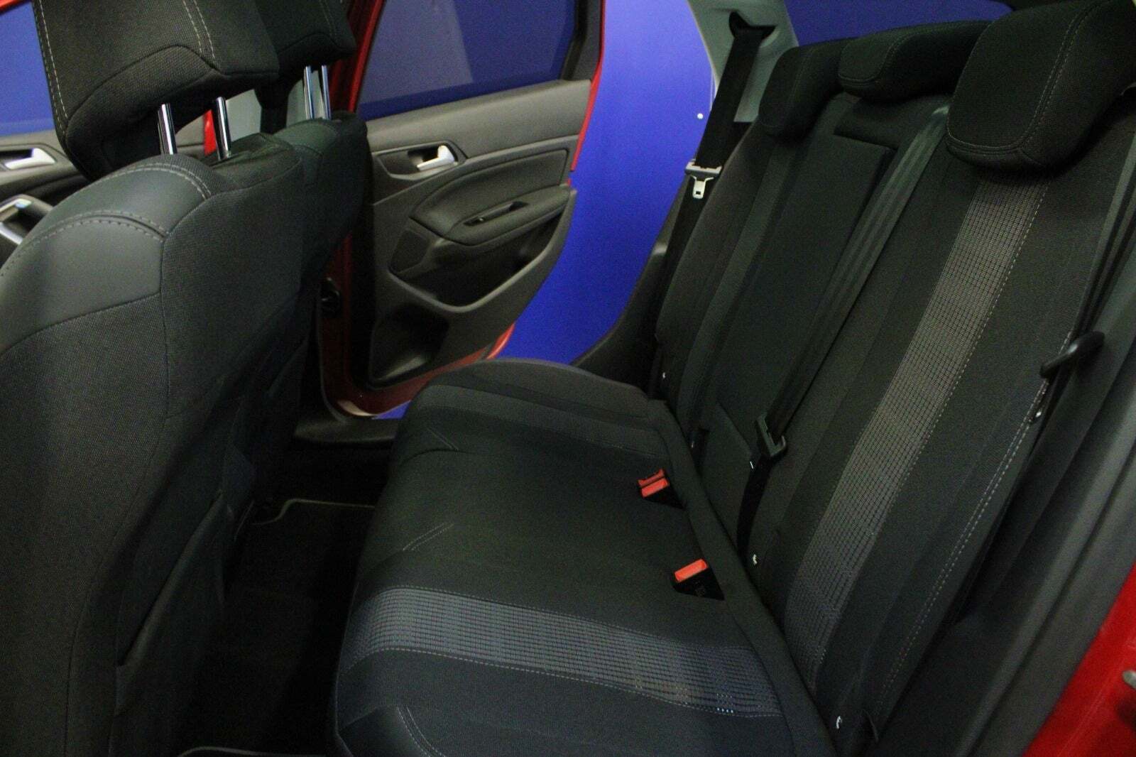 Rød Peugeot 308 fra 2020