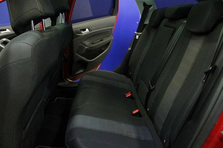 Rød Peugeot 308 fra 2020