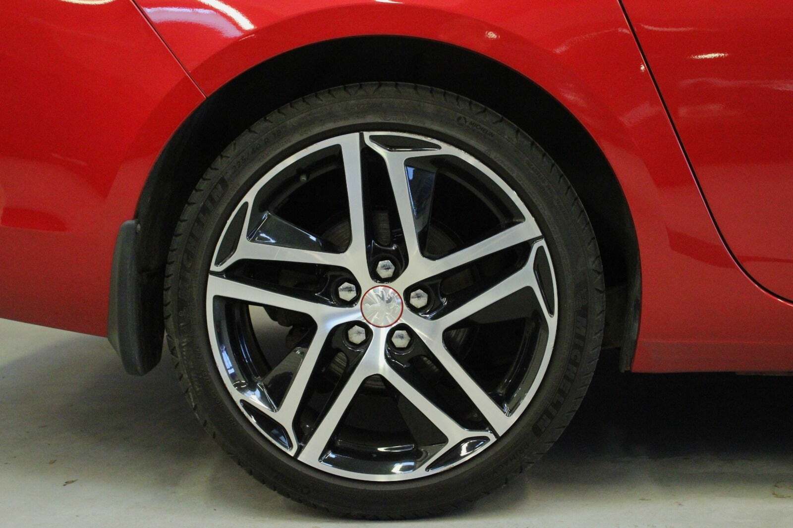 Rød Peugeot 308 fra 2020