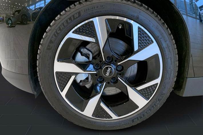 Sort Mini Cooper SE fra 2024