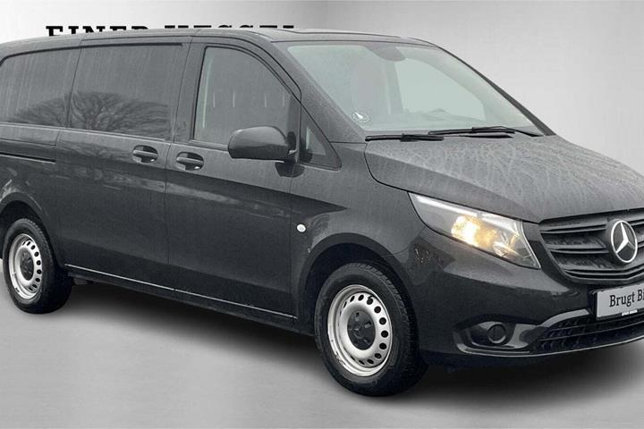 Sort Mercedes Vito 114 fra 2022
