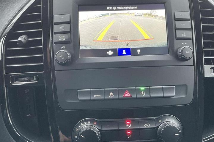 Sort Mercedes Vito 114 fra 2022