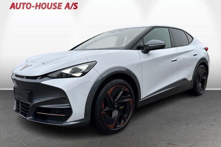 Hvid Cupra Tavascan fra 2024 set udefra