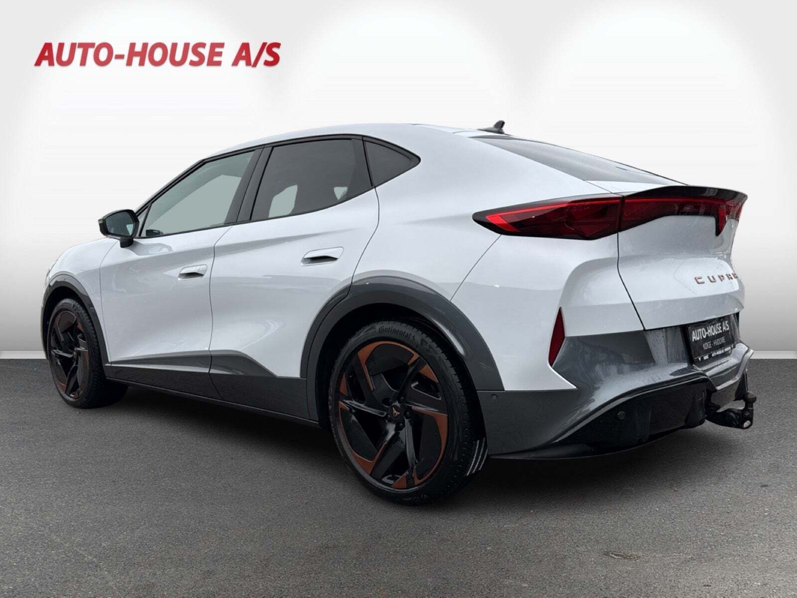 Hvid Cupra Tavascan fra 2024