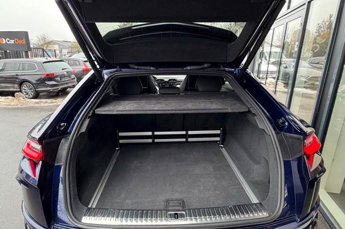 Blå Lamborghini Urus fra 2019