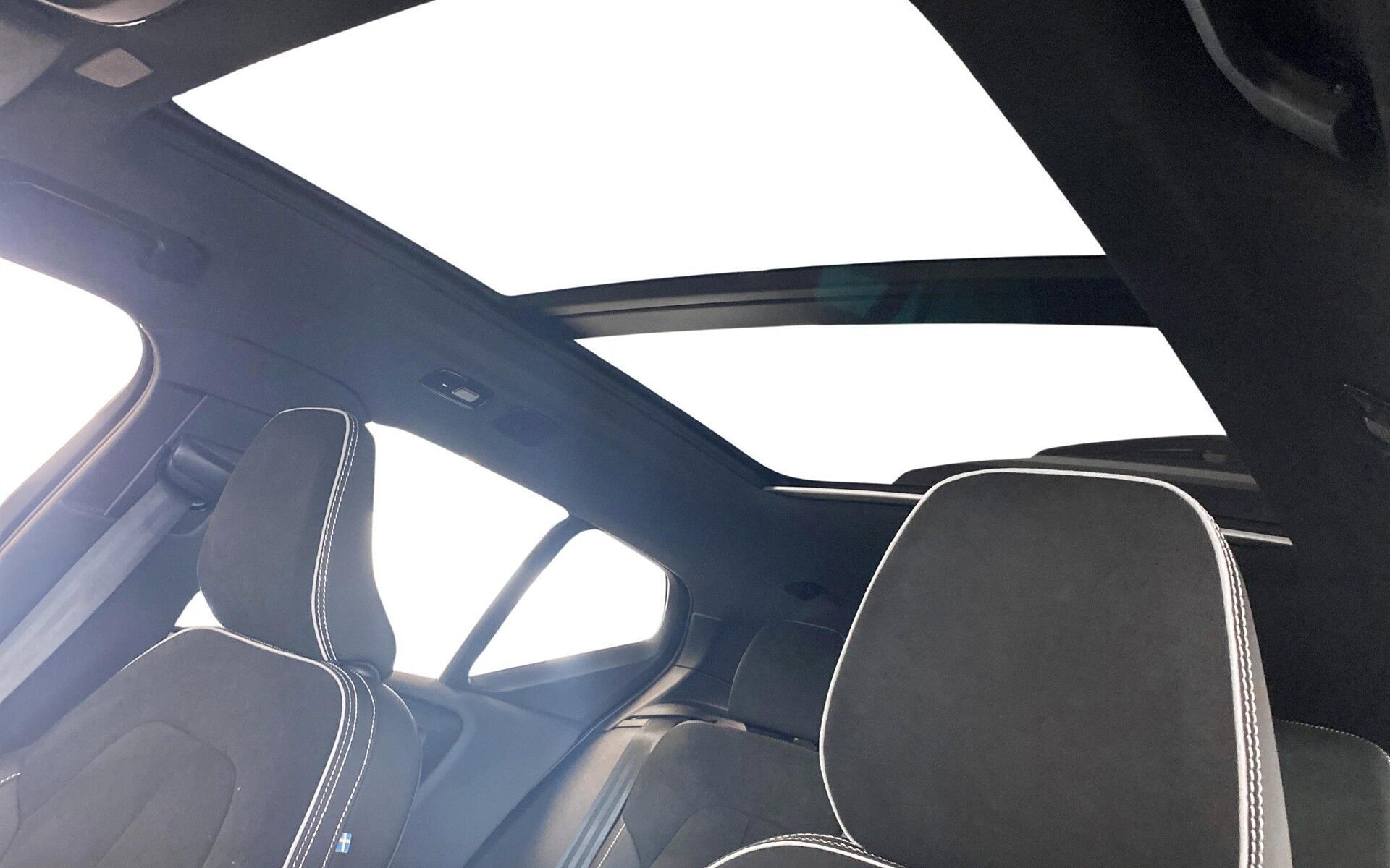 Sort Volvo XC40 fra 2022