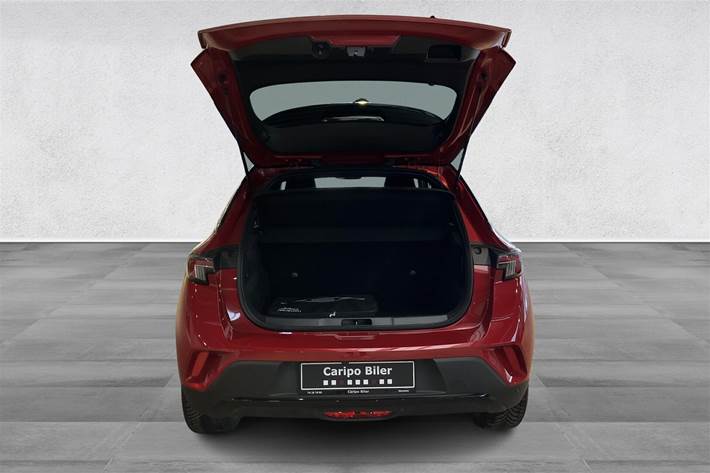 Rød Opel Mokka-e fra 2023