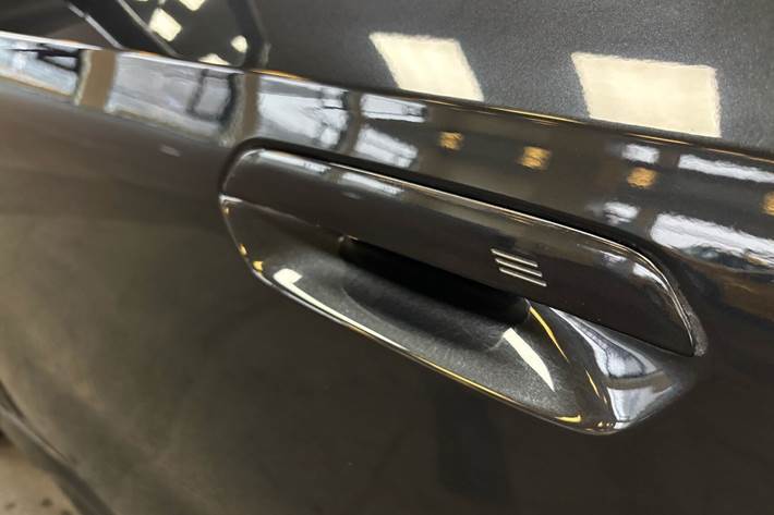 Sort BMW iX1 fra 2025