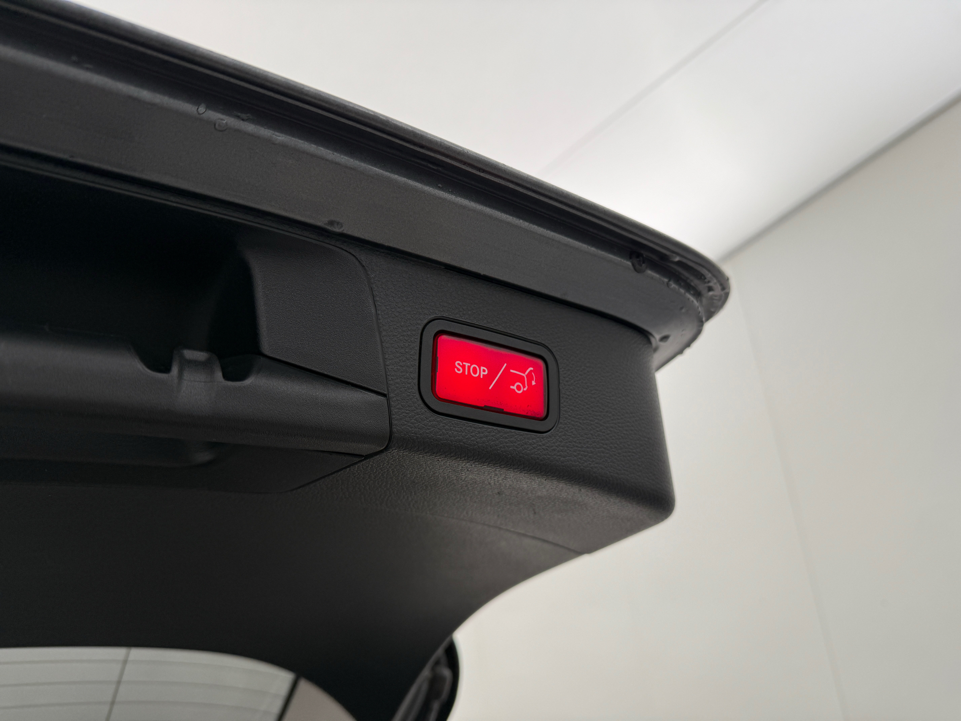 Grå Mercedes C200 fra 2017