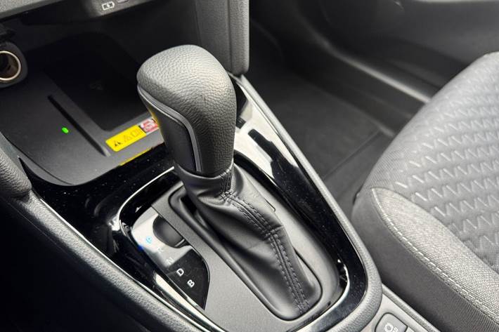 Sort Toyota Yaris Cross fra 2025