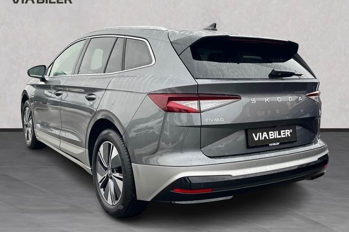Grå Skoda Enyaq fra 2025