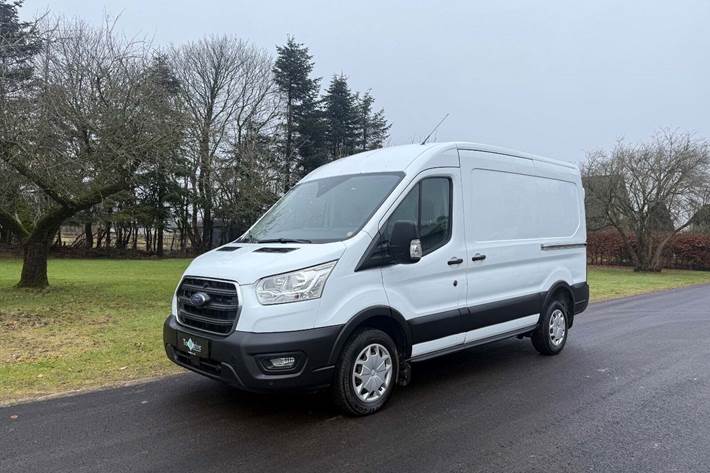 undefined Ford Transit 350 L2 Van fra 2020 set udefra