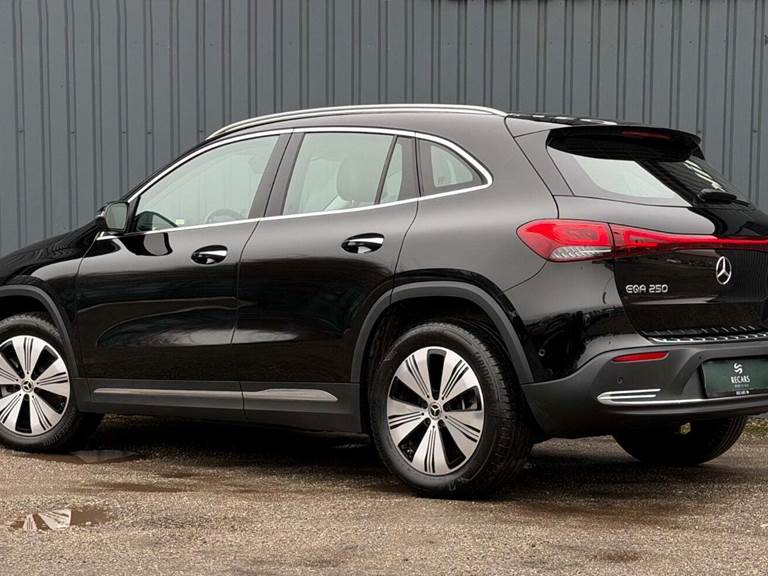 Mercedes EQA250