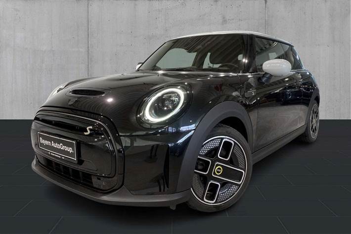 Sort Mini Cooper SE fra 2022 set udefra