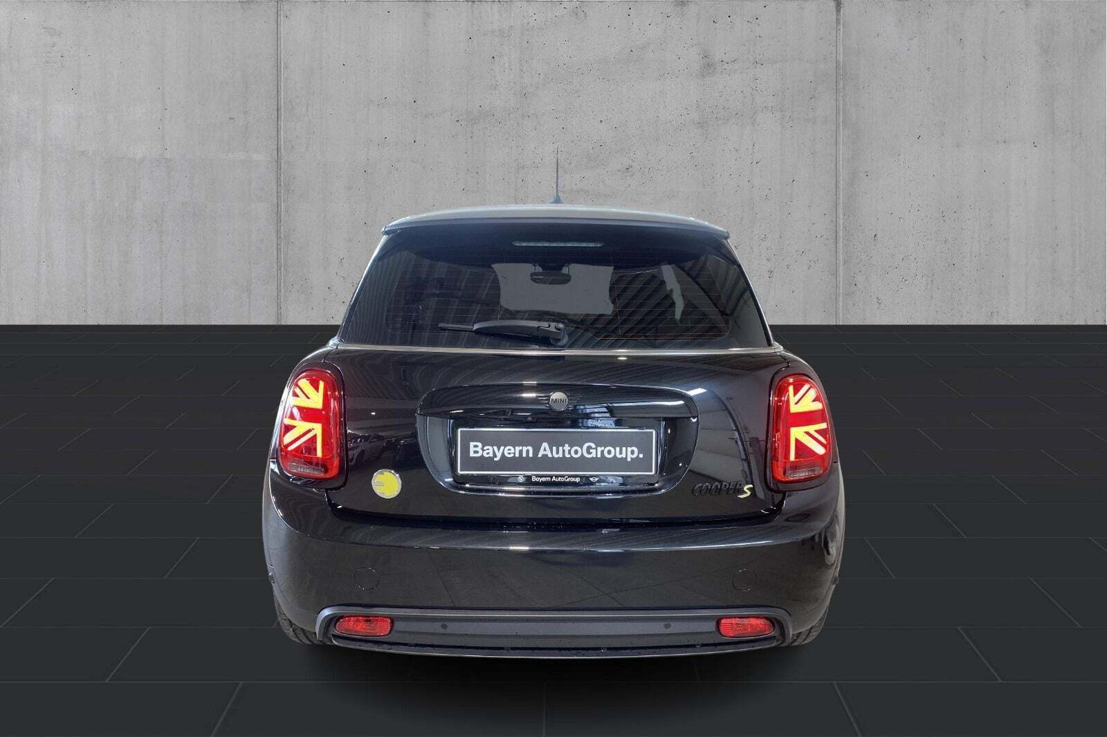 Sort Mini Cooper SE fra 2022