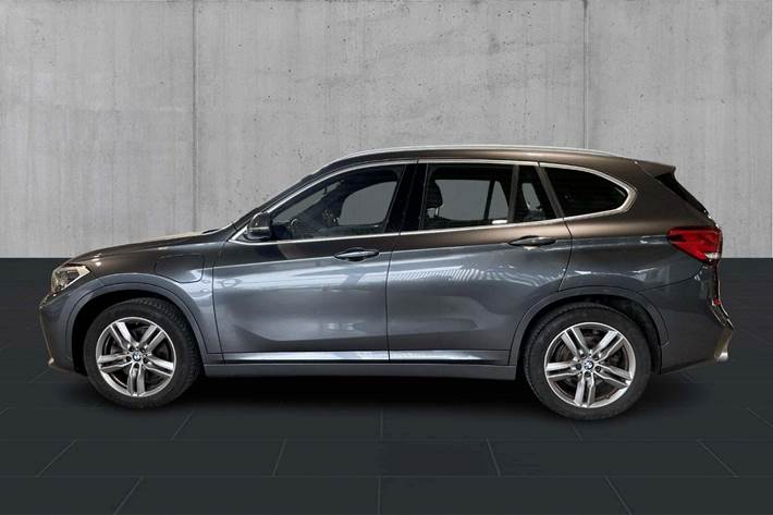Grå BMW X1 fra 2022