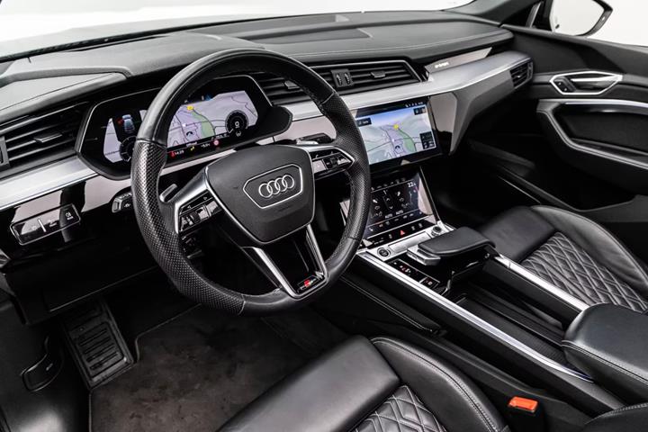 undefined Audi e-tron fra 2022